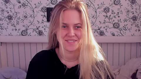 Snapshot of angelanty chatting on May 11, 2:45 pm Darsi Anty online show from May 11, 2:45 pm