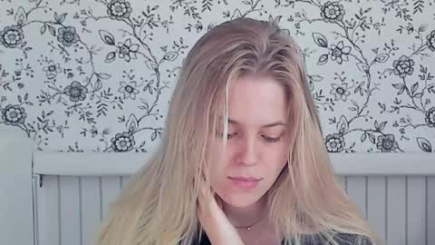 Snapshot of angelanty chatting on May 14, 1:29 pm Darsi Anty online show from May 14, 1:29 pm