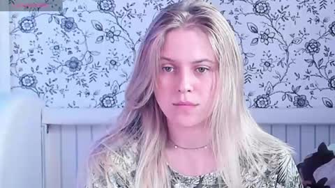 Snapshot of angelanty chatting on June 28, 1:28 pm Darsi Anty online show from June 28, 1:28 pm