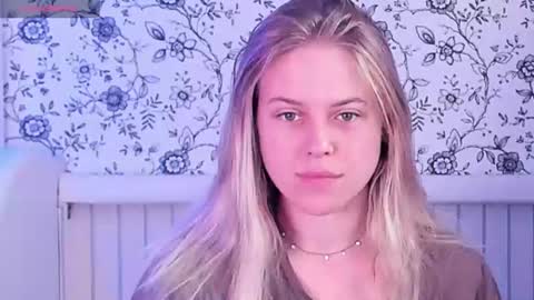 Snapshot of angelanty chatting on July 8, 3:49 pm Darsi Anty online show from July 8, 3:49 pm