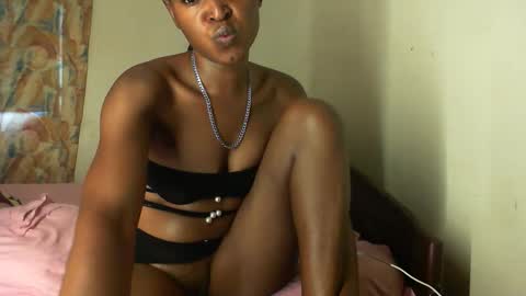 Snapshot of angelasplash chatting on May 11, 5:02 am angelasplash online show from May 11, 5:02 am