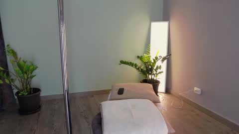 Snapshot of angelbae_ chatting on February 2, 4:32 pm AngelBae online show from February 2, 4:32 pm