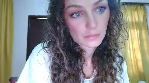 Snapshot of angelbel1e chatting on February 24, 3:33 am Angelbel1e online show from February 24, 3:33 am