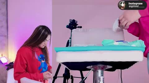 angel online show from February 13, 8:43 am