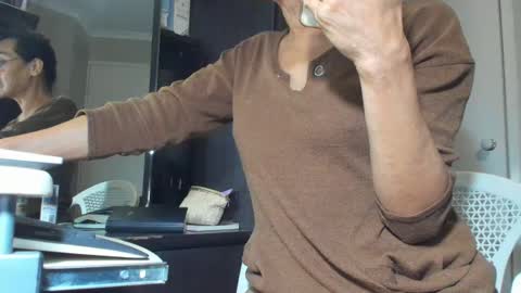 Snapshot of angelchezcka chatting on August 3, 11:48 am cheche online show from August 3, 11:48 am