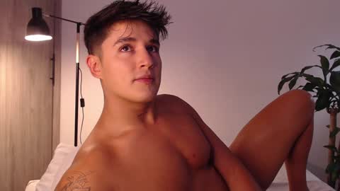 Snapshot of angelcossio chatting on December 24, 7:22 pm Angel online show from December 24, 7:22 pm