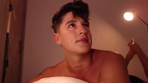 Snapshot of angelcossio chatting on March 10, 12:29 am Angel online show from March 10, 12:29 am