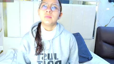 Snapshot of angeles_azul chatting on June 24, 12:04 pm angel online show from June 24, 12:04 pm