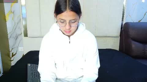 Snapshot of angeles_azul chatting on July 19, 2:21 pm angel online show from July 19, 2:21 pm