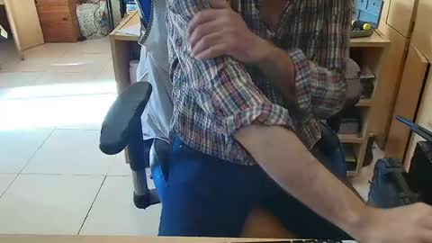 Snapshot of angelgarcia269 chatting on May 2, 12:54 pm angelgarcia269 online show from May 2, 12:54 pm