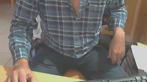 Snapshot of angelgarcia269 chatting on May 8, 11:59 am angelgarcia269 online show from May 8, 11:59 am