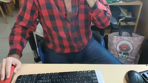 Snapshot of angelgarcia269 chatting on May 16, 1:24 am angelgarcia269 online show from May 16, 1:24 am