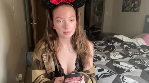 Snapshot of angelgrl444 chatting on January 16, 10:34 pm Princess Peach online show from January 16, 10:34 pm