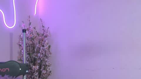 Snapshot of angeli_sexi chatting on February 9, 1:11 am Carolina online show from February 9, 1:11 am