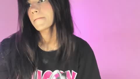 Snapshot of angeli_sexi chatting on February 17, 12:32 am Carolina online show from February 17, 12:32 am