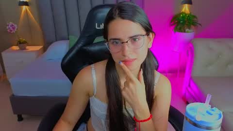 Snapshot of angelica_dymond chatting on May 14, 8:15 pm A N G E L I C A online show from May 14, 8:15 pm