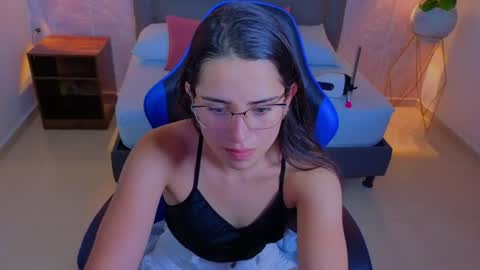 Snapshot of angelica_dymond chatting on July 27, 7:10 pm A N G E L I C A online show from July 27, 7:10 pm