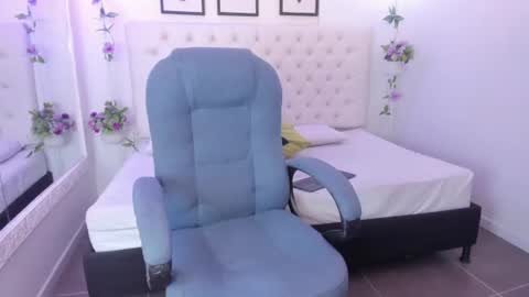Snapshot of angelica_rolon chatting on June 17, 8:10 pm angelica_rolon online show from June 17, 8:10 pm
