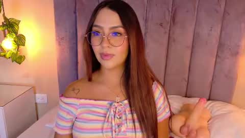 Snapshot of angelicaa_garcia chatting on June 16, 11:46 am angelicaa_garcia online show from June 16, 11:46 am
