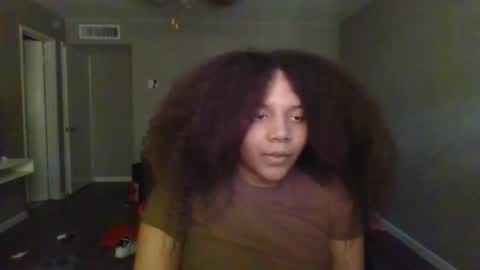 Snapshot of angelicaliusdomme chatting on October 8, 7:11 pm Alius Angelic online show from October 8, 7:11 pm