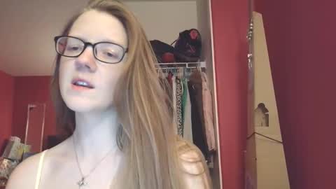 AngelicAngel online show from February 6, 7:45 am