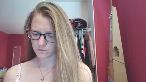 Snapshot of angelicangel3 chatting on May 11, 7:44 pm AngelicAngel online show from May 11, 7:44 pm