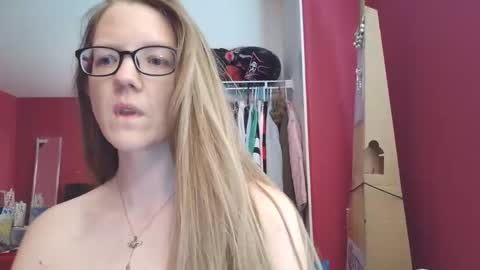 Snapshot of angelicangel3 chatting on May 28, 4:59 pm AngelicAngel online show from May 28, 4:59 pm