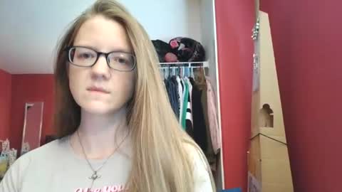Snapshot of angelicangel3 chatting on June 17, 7:37 pm AngelicAngel online show from June 17, 7:37 pm