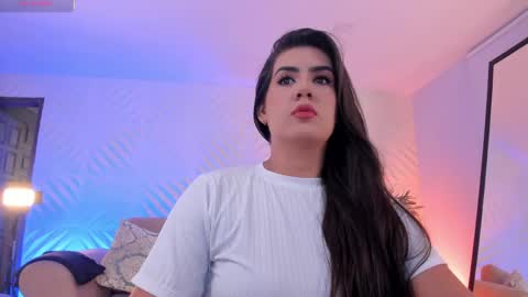 Snapshot of angelicavega_ chatting on April 26, 5:43 pm Angelica Vega online show from April 26, 5:43 pm