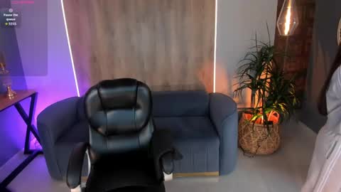 Snapshot of angelicavega_ chatting on May 17, 5:09 pm Angelica Vega online show from May 17, 5:09 pm