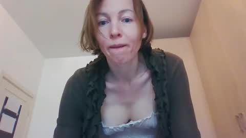 Snapshot of angelicfenix chatting on February 19, 7:04 am angelicfenix online show from February 19, 7:04 am