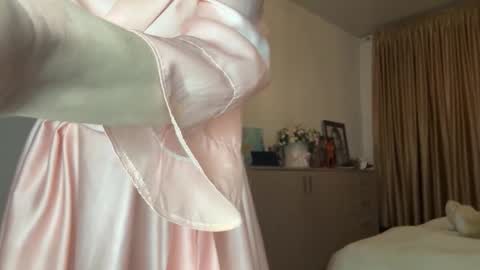 Snapshot of angelicfenix chatting on February 27, 2:39 pm angelicfenix online show from February 27, 2:39 pm