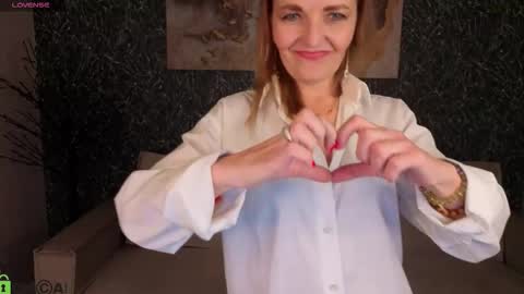 Snapshot of angelina_relax chatting on February 15, 7:51 am Angelina online show from February 15, 7:51 am