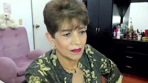 Snapshot of angelina_stone_65 chatting on October 18, 12:57 am Angelina online show from October 18, 12:57 am