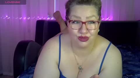 Snapshot of angelinaglam chatting on July 13, 4:32 pm AngelinaGlam online show from July 13, 4:32 pm