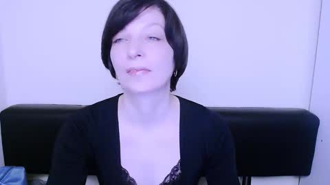 Snapshot of angelinalov_ chatting on January 22, 8:18 am Angelina online show from January 22, 8:18 am