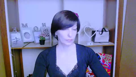 Snapshot of angelinalov_ chatting on January 28, 7:43 am Angelina online show from January 28, 7:43 am