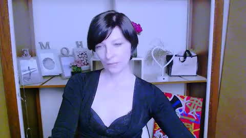 Snapshot of angelinalov_ chatting on January 28, 1:49 pm Angelina online show from January 28, 1:49 pm