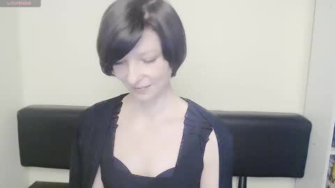 Snapshot of angelinalov_ chatting on February 11, 10:59 am Angelina online show from February 11, 10:59 am