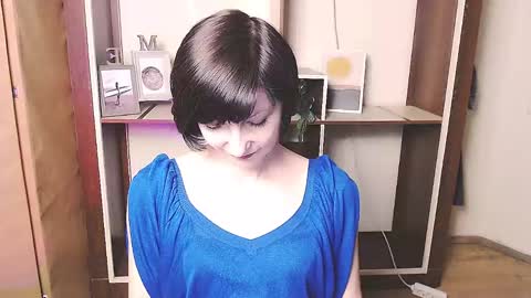 Snapshot of angelinalov_ chatting on April 21, 8:09 am Angelina online show from April 21, 8:09 am