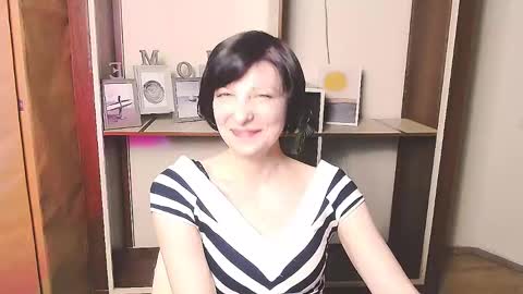 Snapshot of angelinalov_ chatting on April 23, 12:29 pm Angelina online show from April 23, 12:29 pm