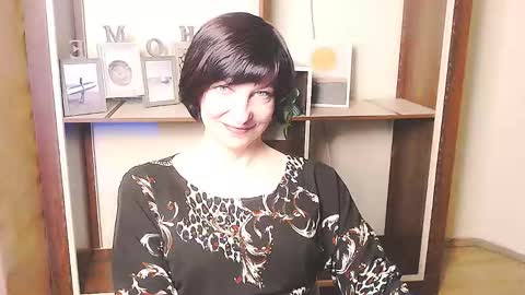 Snapshot of angelinalov_ chatting on April 24, 10:39 am Angelina online show from April 24, 10:39 am