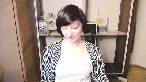 Snapshot of angelinalov_ chatting on April 27, 8:34 am Angelina online show from April 27, 8:34 am