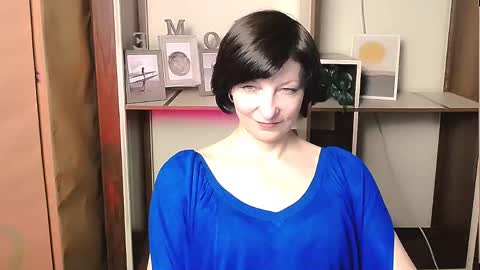 Snapshot of angelinalov_ chatting on April 29, 8:40 am Angelina online show from April 29, 8:40 am