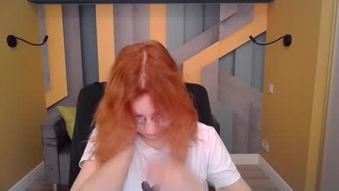 AngelinaLow online show from March 15, 6:30 am