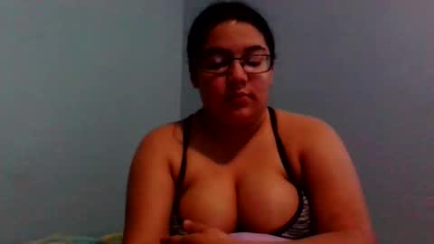 Snapshot of angelinastarzz chatting on April 7, 4:51 pm angelinastarzz online show from April 7, 4:51 pm