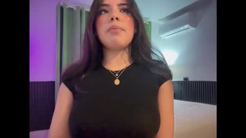 Snapshot of angelinav7 chatting on April 5, 11:13 pm Angelina Weiss online show from April 5, 11:13 pm