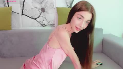 Snapshot of angelinawett chatting on June 27, 2:01 pm Angelina online show from June 27, 2:01 pm