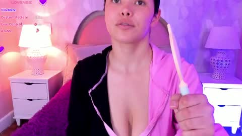 angeline online show from April 17, 12:19 pm