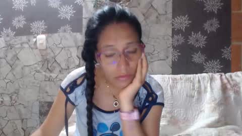 angela online show from December 14, 10:45 am